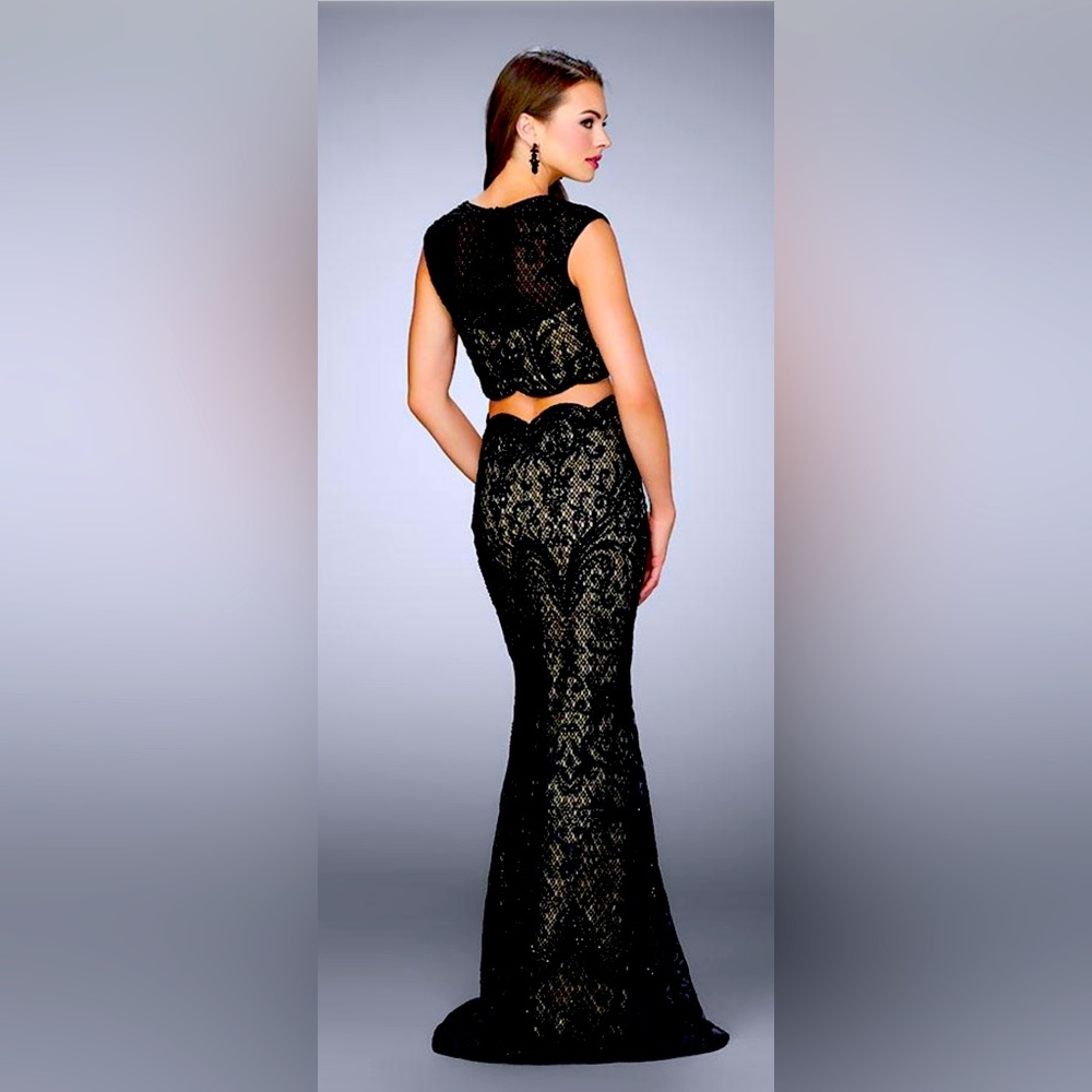 La Femme Gigi - Elaborate Scallop Lace Long two piece Evening Gown